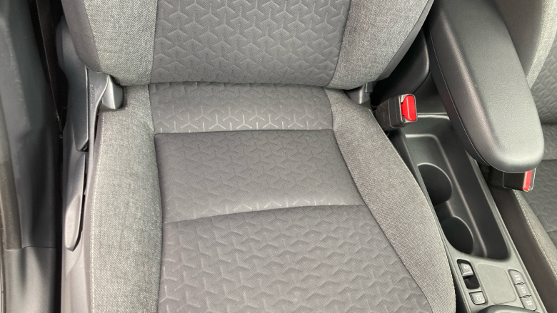 Toyota Yaris Cross 1.5 Hybrid Design 5dr CVT Hybrid Estate